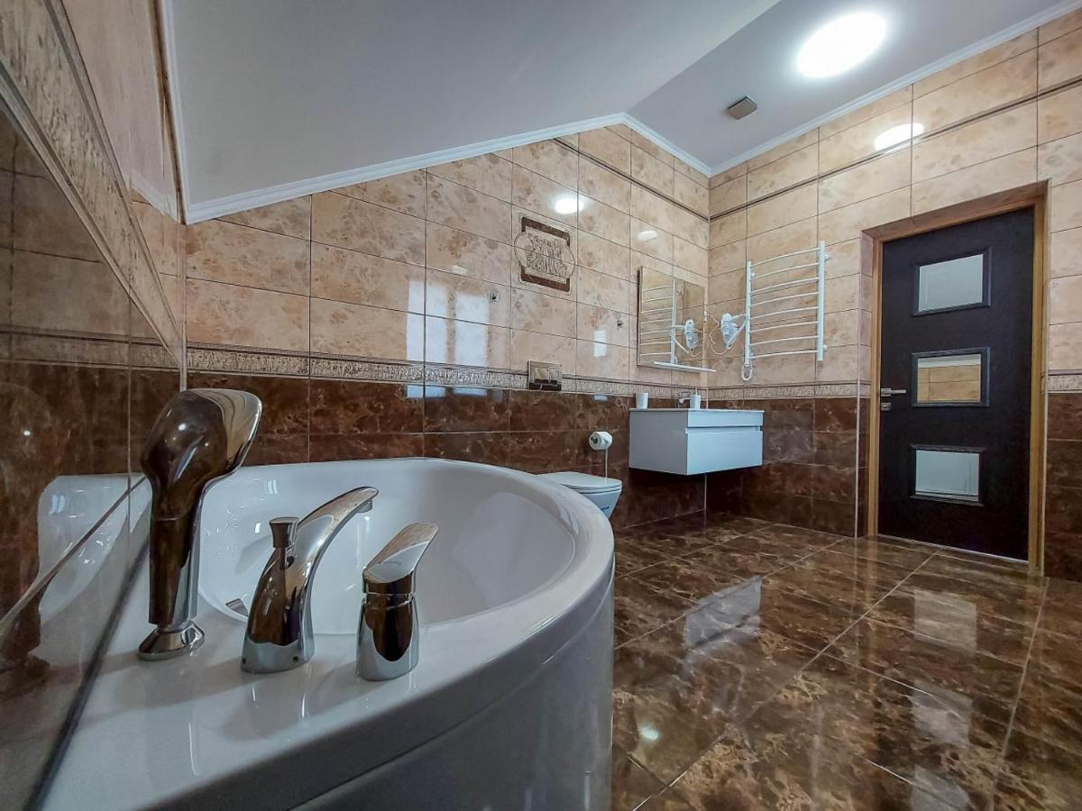 Graff Hotel Dnipro Exterior foto